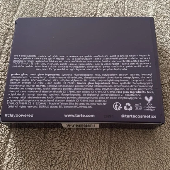 TARTE GLOW WARDROBE - Picture 2 of 4